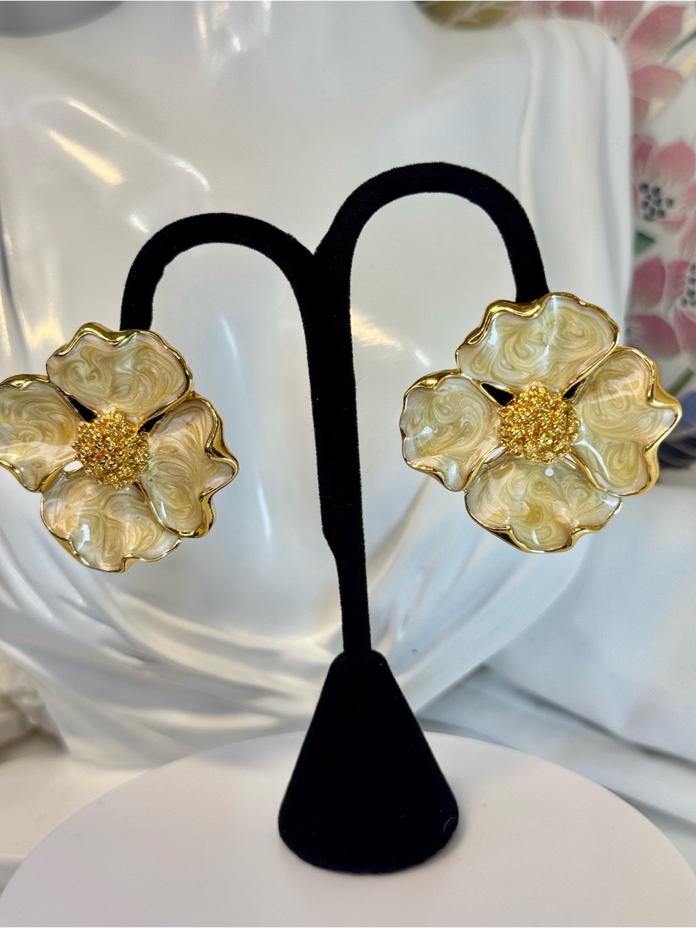 Vintage Dogwood Gold Floral Resin Clip-On Earrings